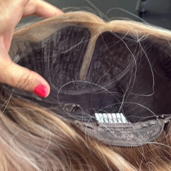 Chelsey Smith Crowns apricot standard size T-part wig - Picture 6 of 10